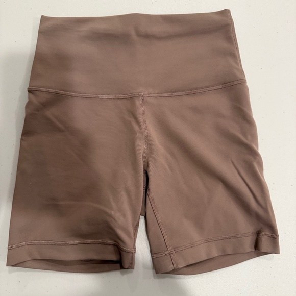 Tan Lululemon Biker Shorts - size 2 - Picture 1 of 2